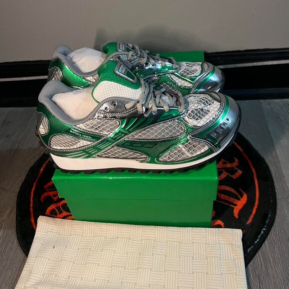 Bottega Veneta Men's Silver and Grey Trainers - Picture 1 of 5